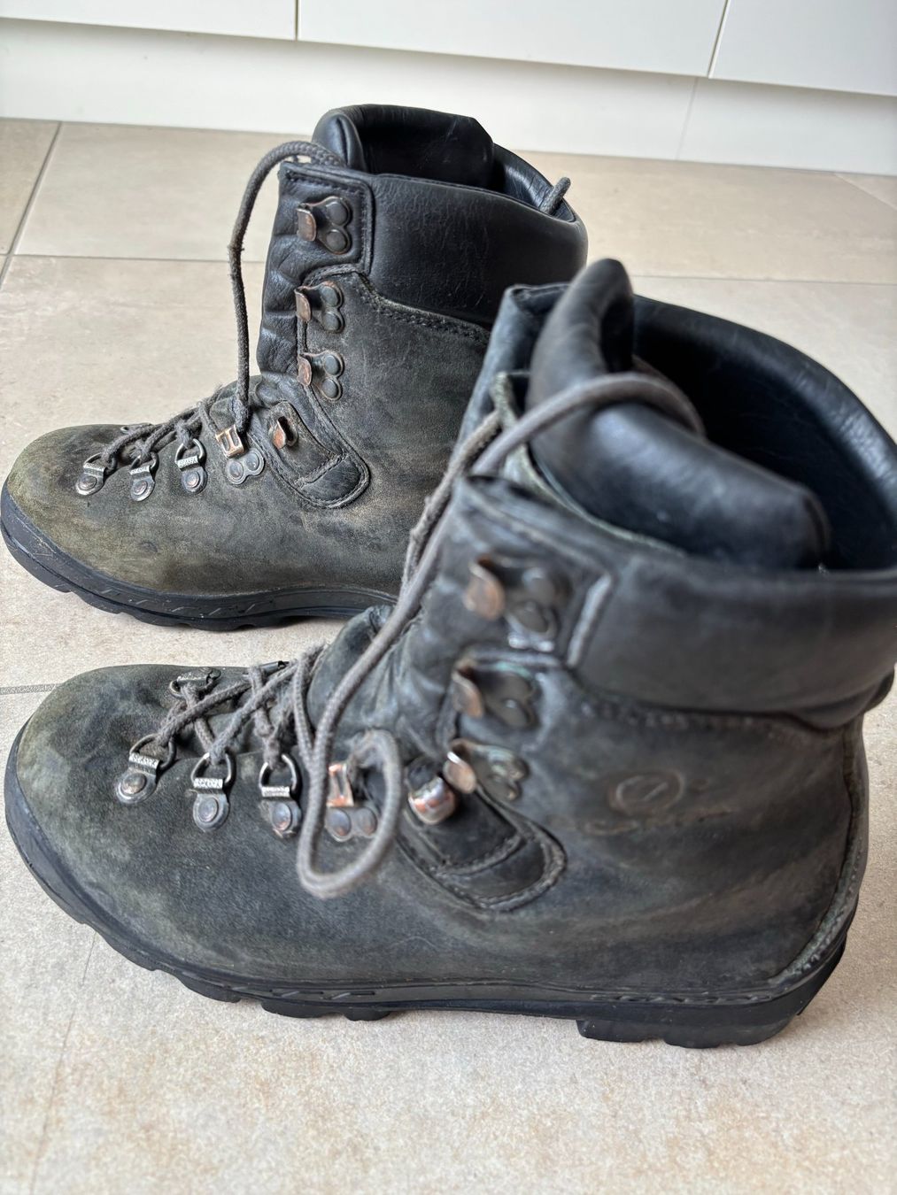 Scarpa Scarpe da uomo: Bergschuh SCARPA, Leder, Gr.39 – Usato da Hombrechtikon venduto da Baraban 1