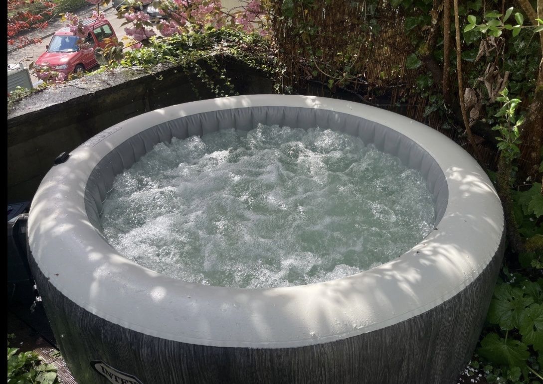 Whirlpool: Intex Pool – Gebraucht aus Basel von dahlen