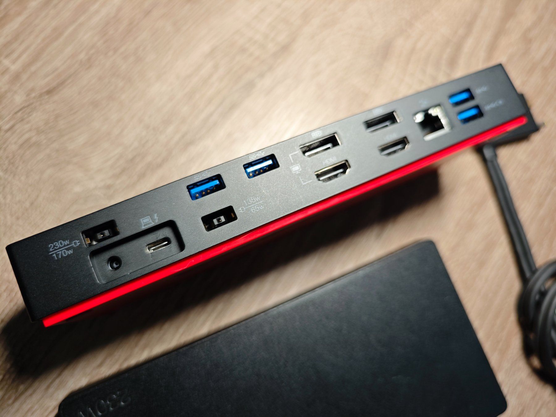 Lenovo Docking station: ThinkPad Thunderbolt 3 Workstation Dock - 2a Generazione – D'occasion à Intragna par Dekino