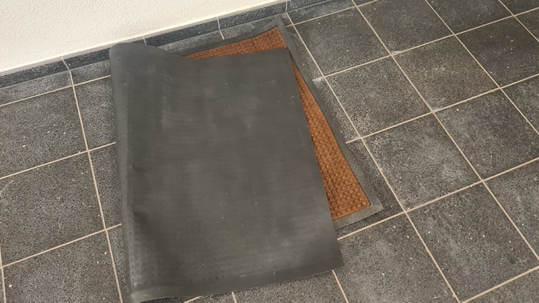 Tappeti: Schmutzfangmatte 90x150 – Usato da Zumikon venduto da daryona 1