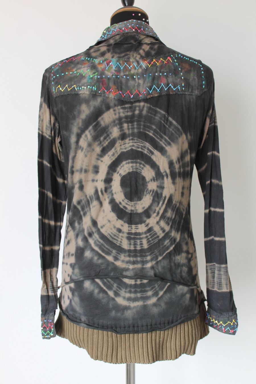 Desigual Pullover & Sweatshirts: Pullover DESIGUAL taille XL – Gebraucht aus Chez-le-Bart von jasse 1