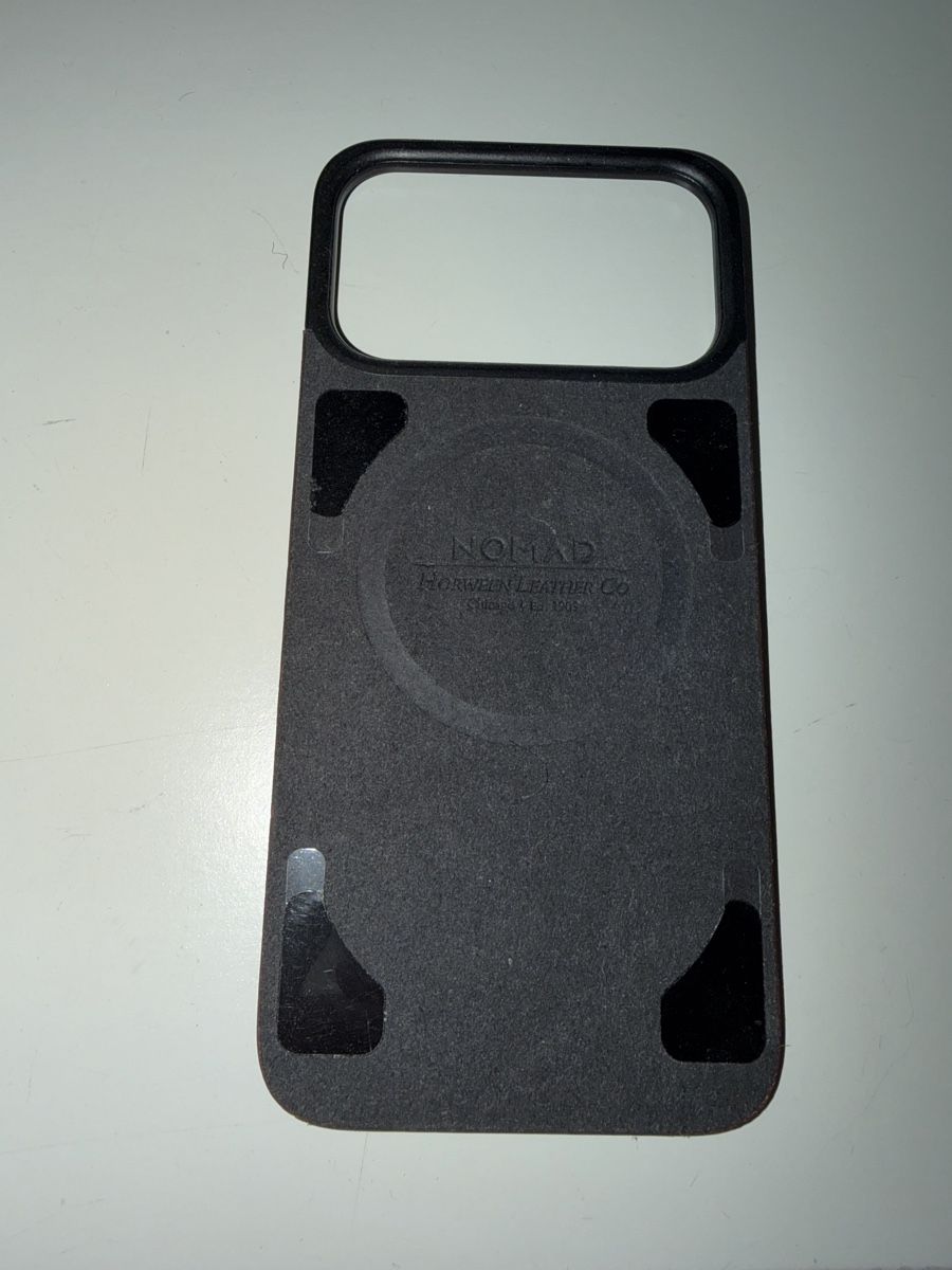 Cover & Protezioni schermo: Coque Nomad iphone 17/18 pro max – Usato da Bernex venduto da pre_hbr2 3