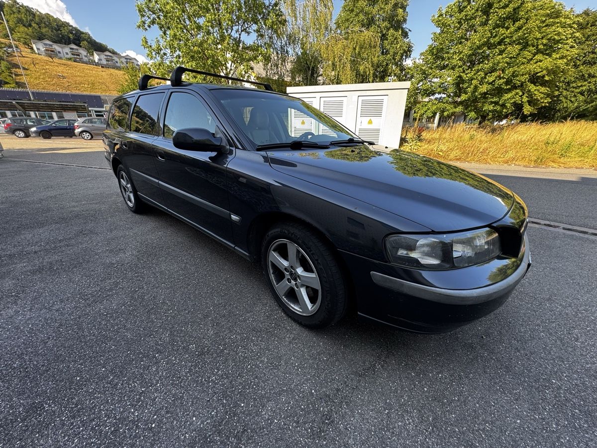 Volvo Autos: Volvo V70 T5  – Gebraucht aus Gelterkinden von seb_8jzy