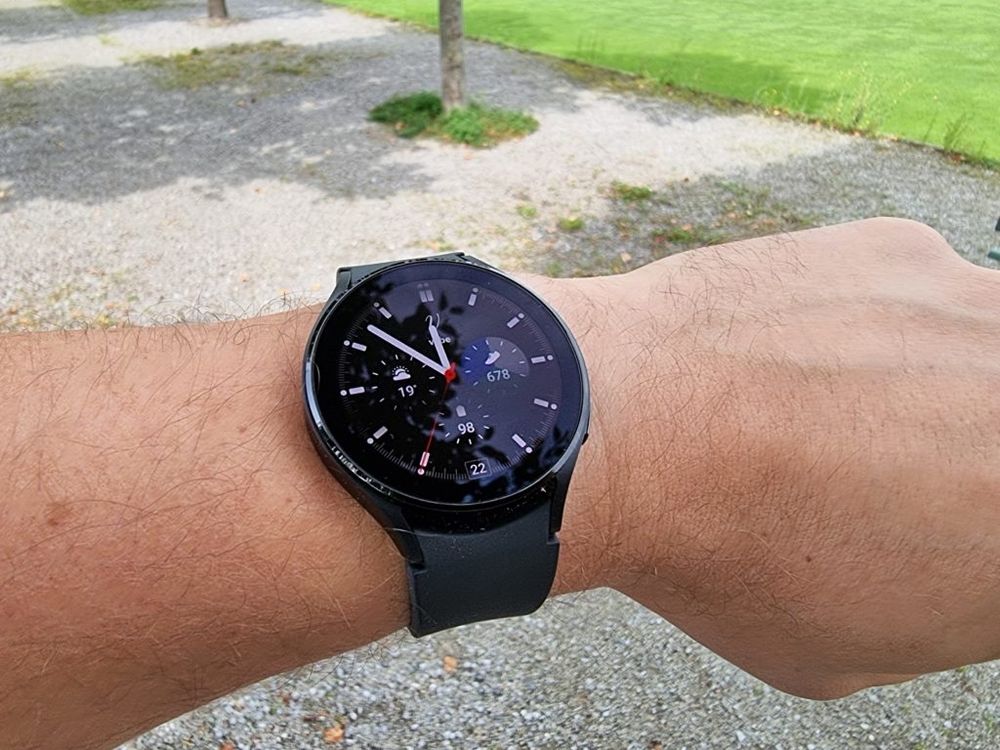 samsung-galaxy-watch-4-black-kaufen-auf-ricardo