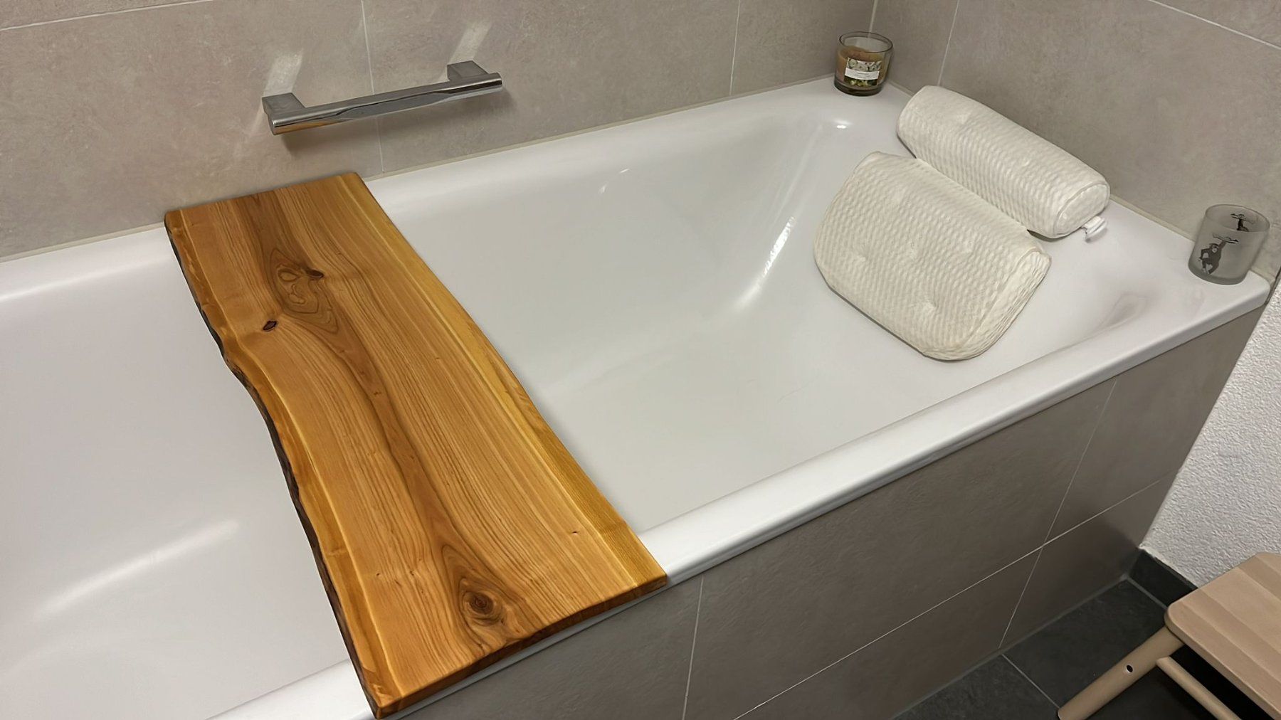 Servierplatten: Badewannenablage Massivholzbrett – Neu und originalverpackt aus Bettlach von Fniggli94 3