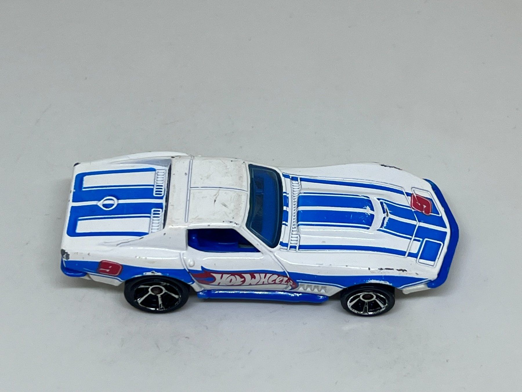 Hot Wheels Modellautos: Hot Wheels '69 Corvette #124 – Gebraucht aus Wildegg von LaaBoutique 1