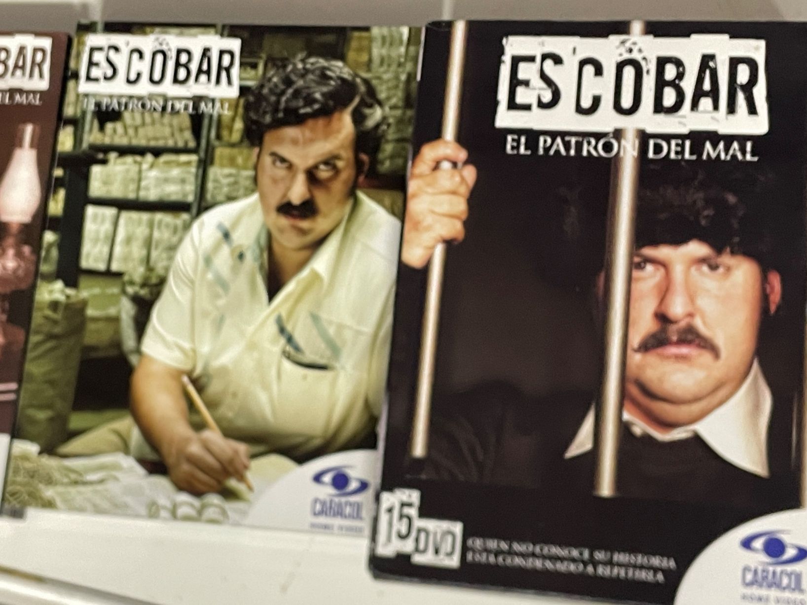 Tutti i DVDs: Escobar 14x – Usato da Muri b. Bern venduto da AdidasCollector 1