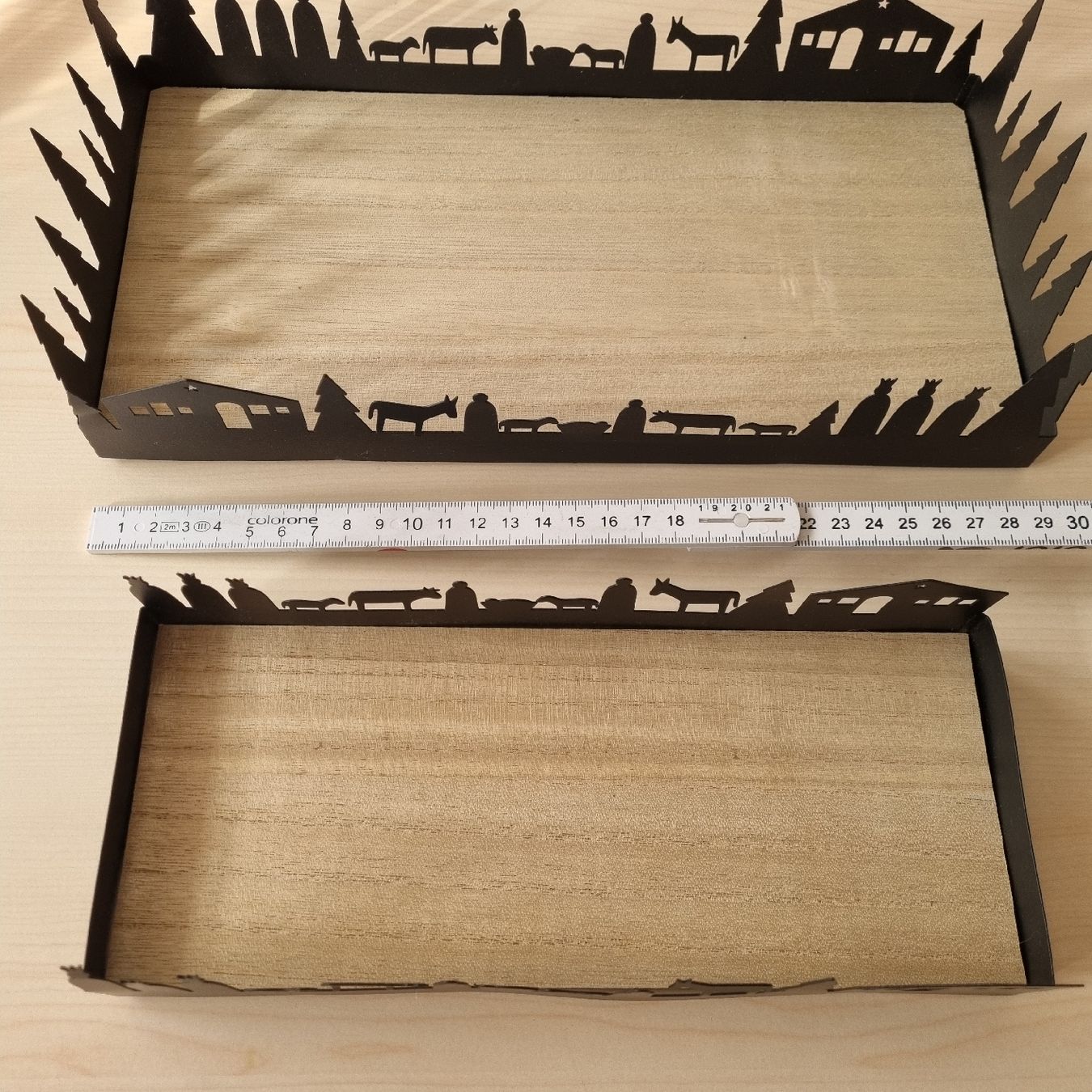 Grafica & Litografie: 2 X Holztablett mit Scherenschnitt, Weihnachten.NEU – Nuovo e nell'imballaggio originale da Lyssach venduto da Edelweiss3000