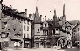 Neuchâtel, Place des Halles, circulée 1954