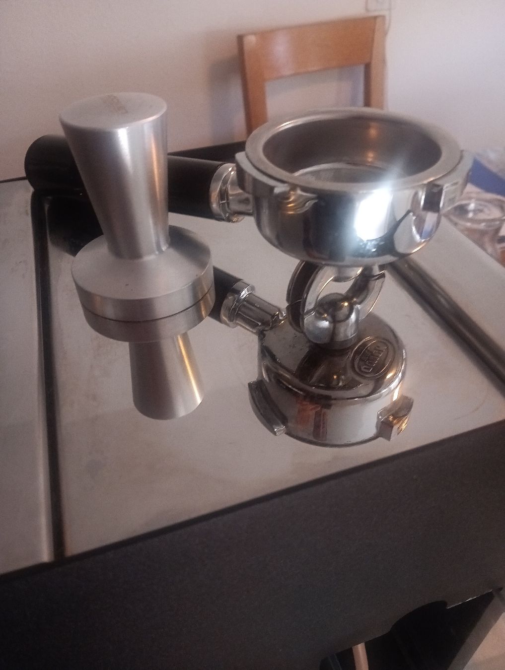 Quick Mill Macchine per caffè & Macchine per espresso: Siebträgermaschine Quick Mill 02820 mit Tamper – Usato da Windisch venduto da xnik3 4