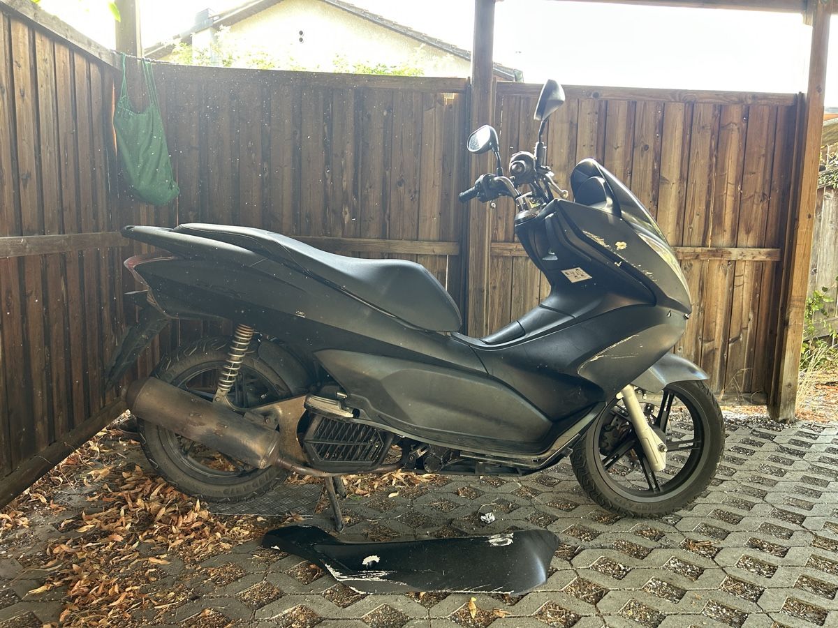 Honda Scooters: Honda PCX 125ccm, 2012, Occasion – Gebraucht aus Bolligen von qui_7h67 3