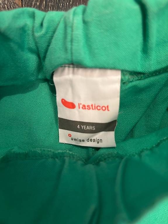 Pantaloni: Short vert L'Asticot Taille 4 ans – Usato da Petit-Lancy venduto da areyouinterested 1