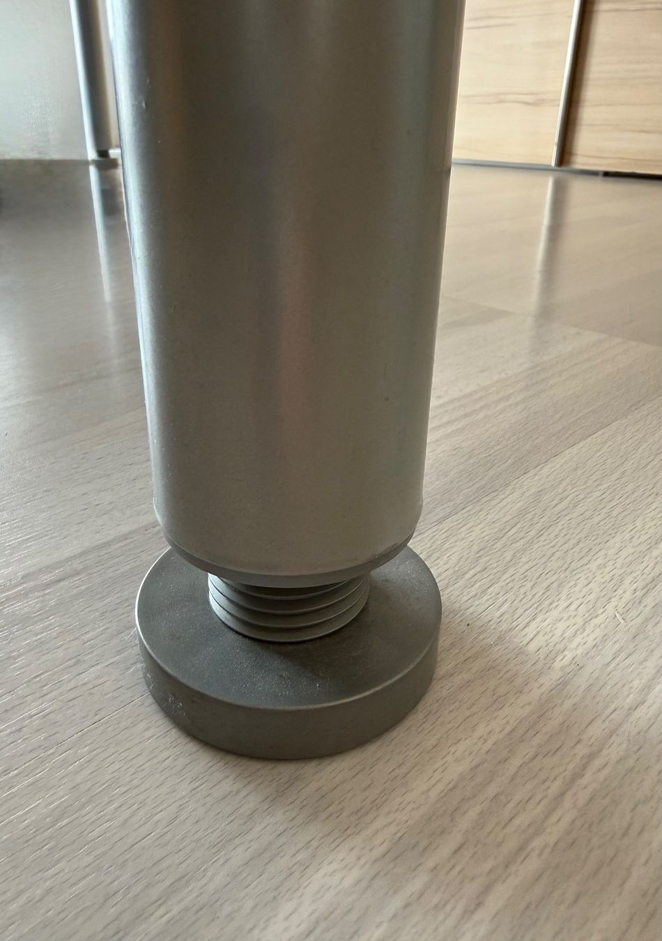 Schreibtische: Massiver Schreib/Bürotisch – Gebraucht aus Alosen von Nstoneman 2