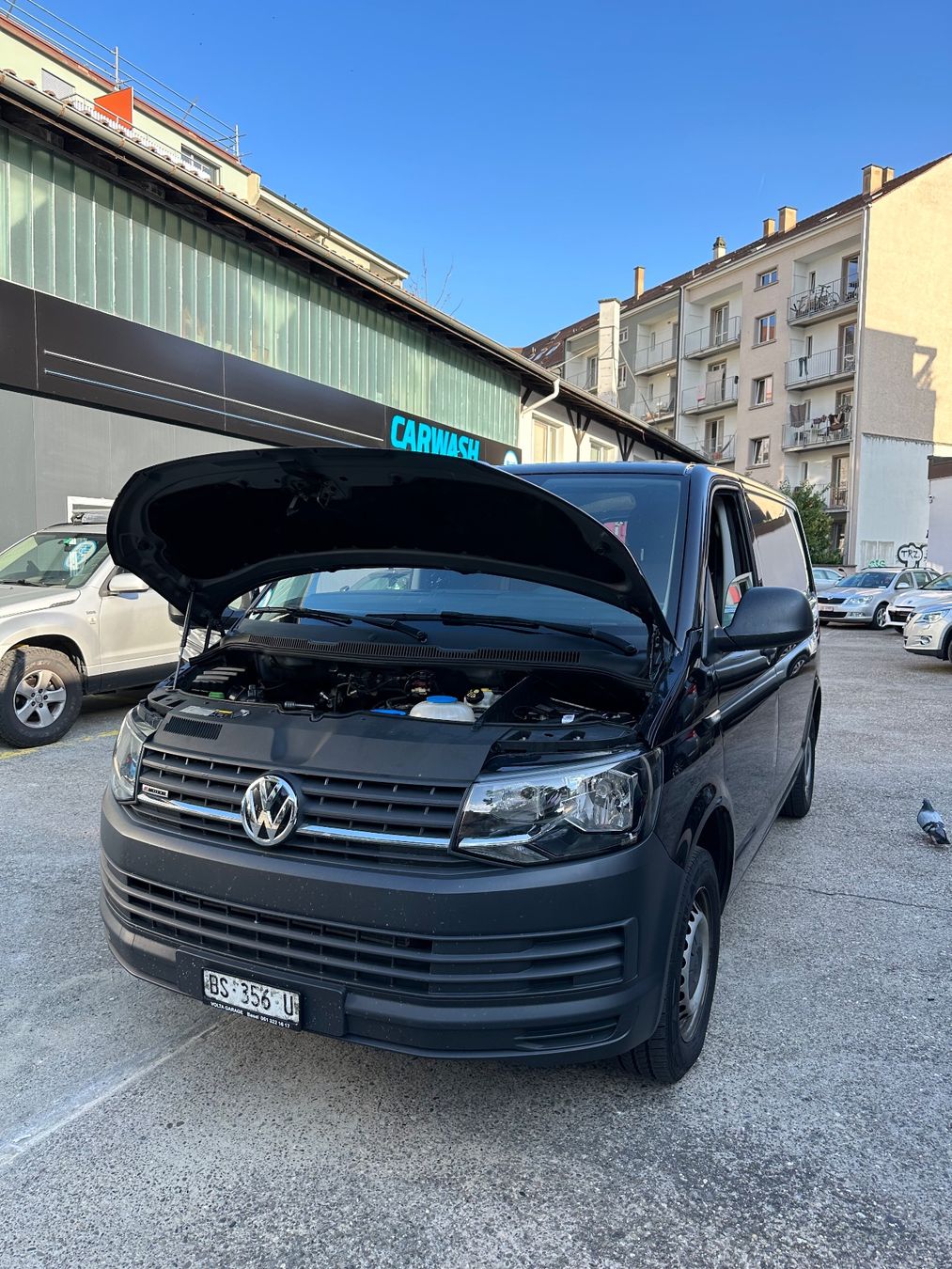 VW Autos: VW Bus T6 Allrad Schalter Diesel – Gebraucht aus Baar von Swordwalhalla 3