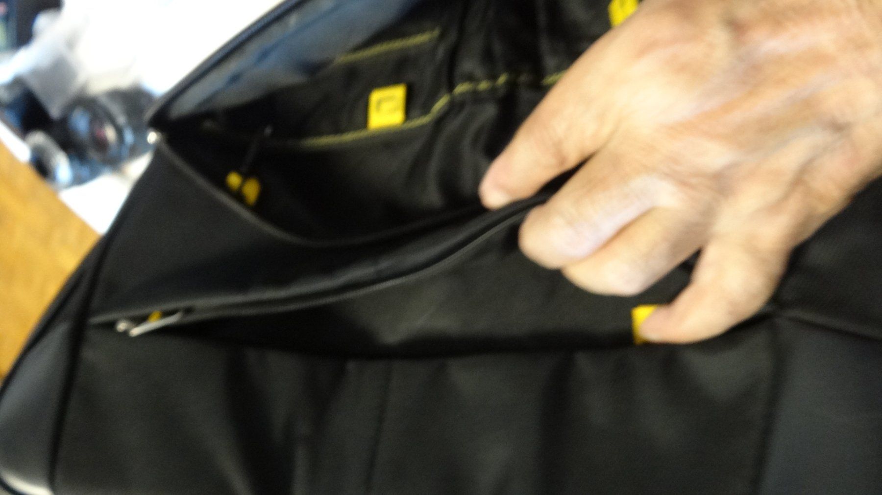 Notebook: LAPTOP SAMSONITE TASCHE--NURTASCHE – Usato da zürich venduto da ahmad01 7