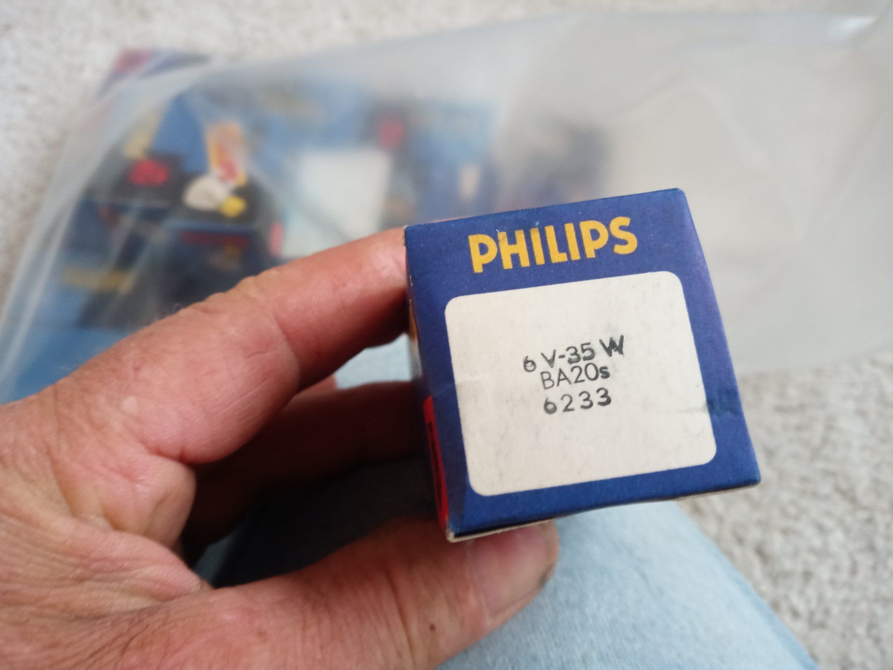 Osram Tutti pezzi di ricambio auto: Grosse Restposten Oldtimer Glühlampe 6V fur alte Auto – Usato da Prez-vers-Siviriez venduto da Monija70 9