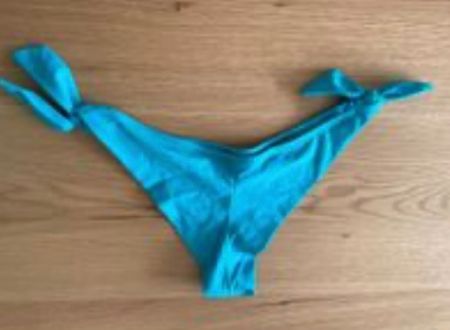 Maillot de bain tanga string neuf taille M