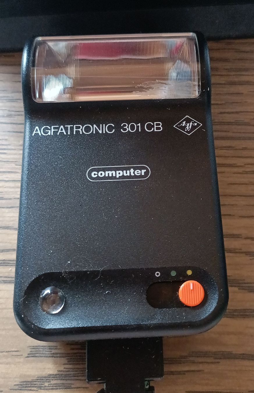Agfa Flash: AGFATRONIC 301 CB Blitzgeraet guter Zustand – Usato da Romanshorn venduto da Holzenstein