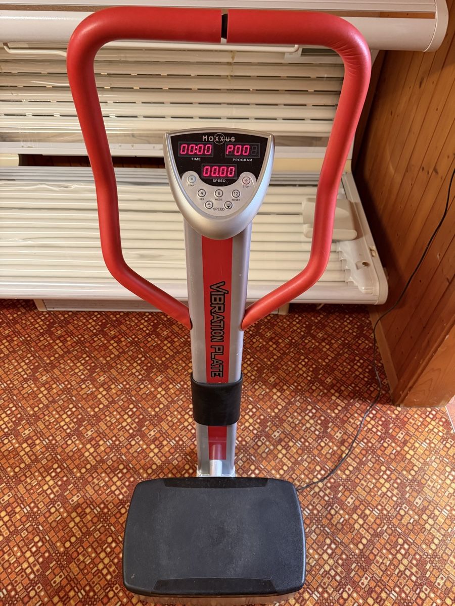 Maxxus Hometrainer: Maxxus Vibration Plate - gebraucht, einwandfreie Funktion – Usato da Oberriet SG venduto da MiBue94