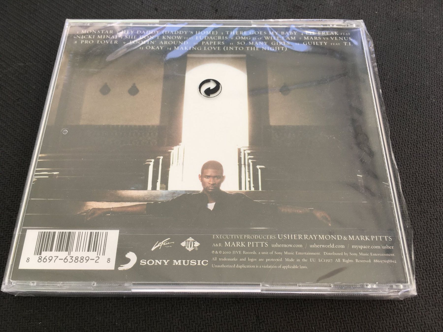 CD: Usher - Raymond V Raymond -CD- (Neu/Sealed) – Nuovo e nell'imballaggio originale da St.Gallen venduto da MedienJoe 1