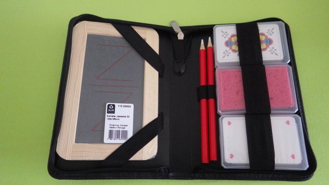 Giochi: Jass-Set, neu, orginalverpackt, mit Schiefer Jasstafel – Nuovo e nell'imballaggio originale da Uster venduto da Schweiroma 1