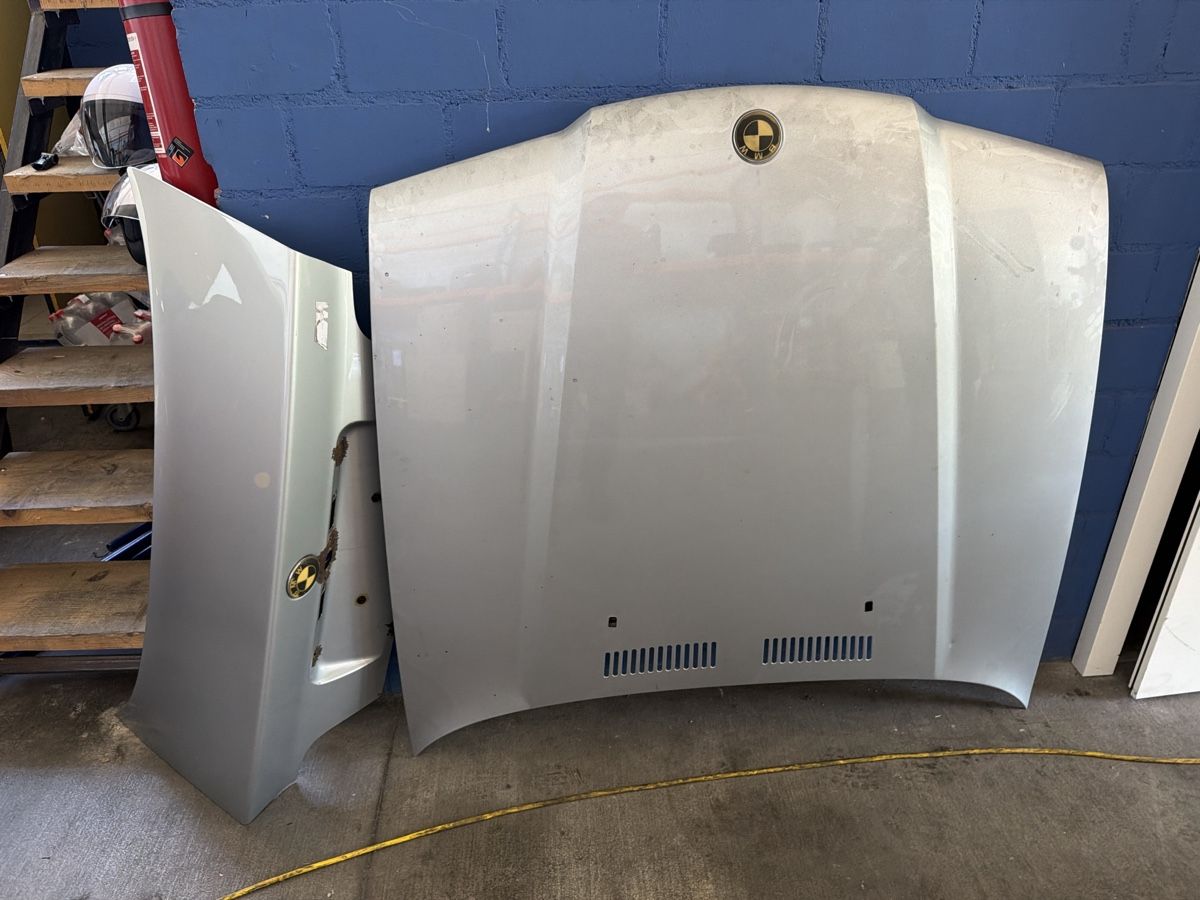 BMW Toutes les pièces auto: BMW E36 Coupé Motorhaube Heckklappe – D'occasion à Pfungen par FPRACING