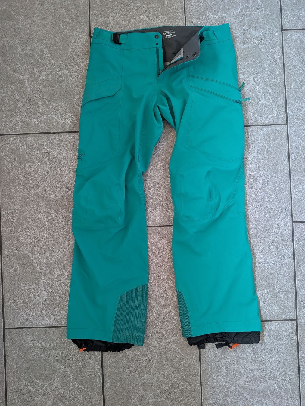 Pantaloni: Arc'teryx Damen Softshellhose Gr. 8 – Usato da Schöftland venduto da Surface