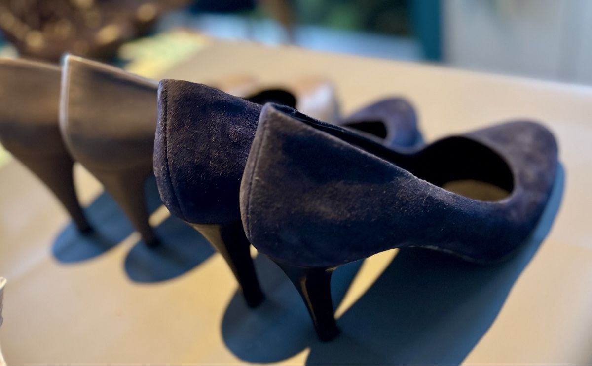 Navyboot Scarpe da donna: Elegant Navyboot Leather & Suede Heels - Step into Style – Usato da Zürich venduto da O.Bond