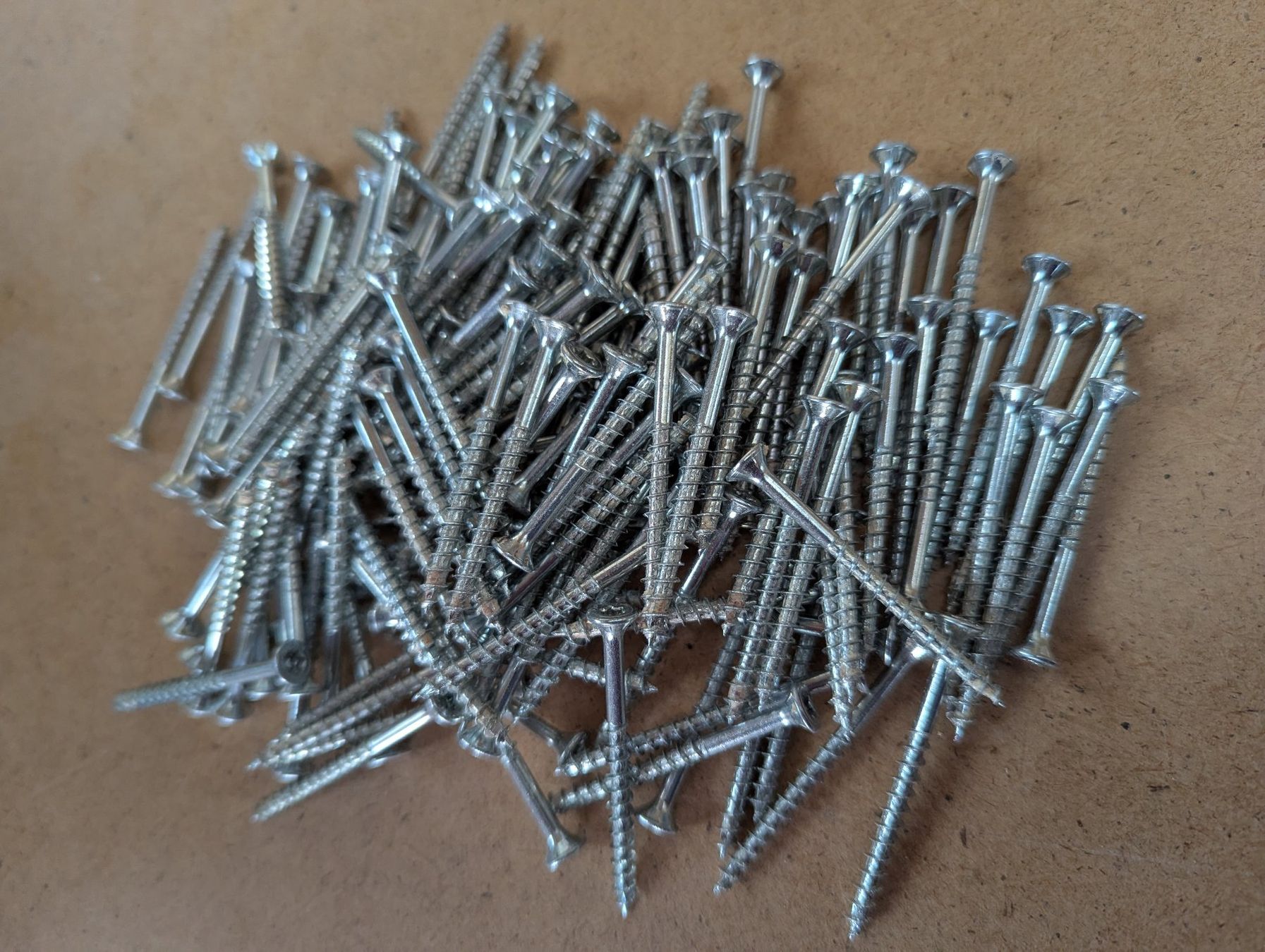 Eisenwaren: Spanplattenschrauben mit Torx, 4 x 50 mm, 172 Stück – Gebraucht aus Gebenstorf von Mar-imH25