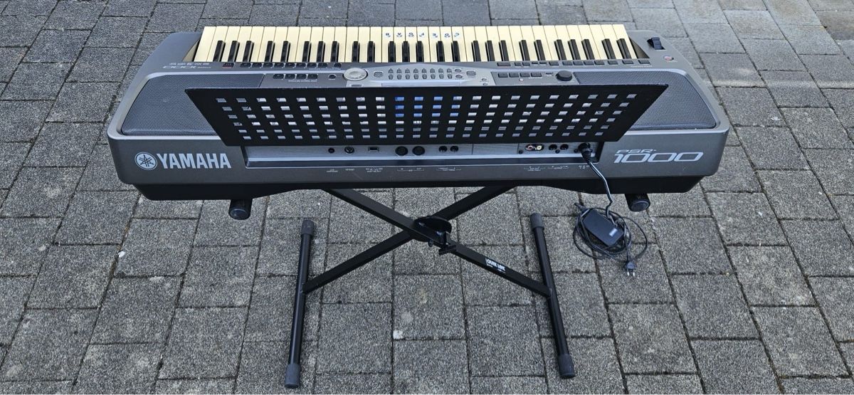 Yamaha Strumenti musicali: Keyboard Yamaha PSR 1000 – Usato da Rümlingen venduto da noemiebuergin