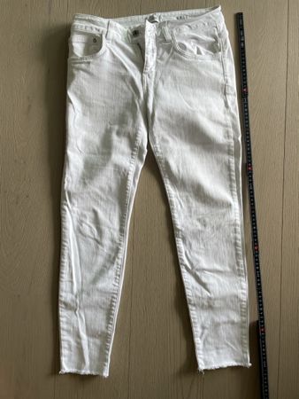 Closed Jeans weiss Grösse  28/32 Made in Italy guter Zustand