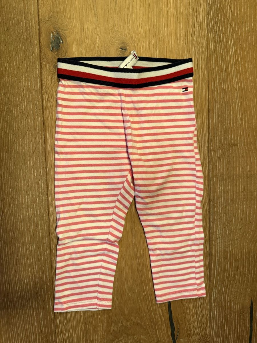 Tommy Hilfiger Pantaloni: Leggins Tommy Hilfiger Grösse 74 – Usato da Pragg-Jenaz venduto da gobrist