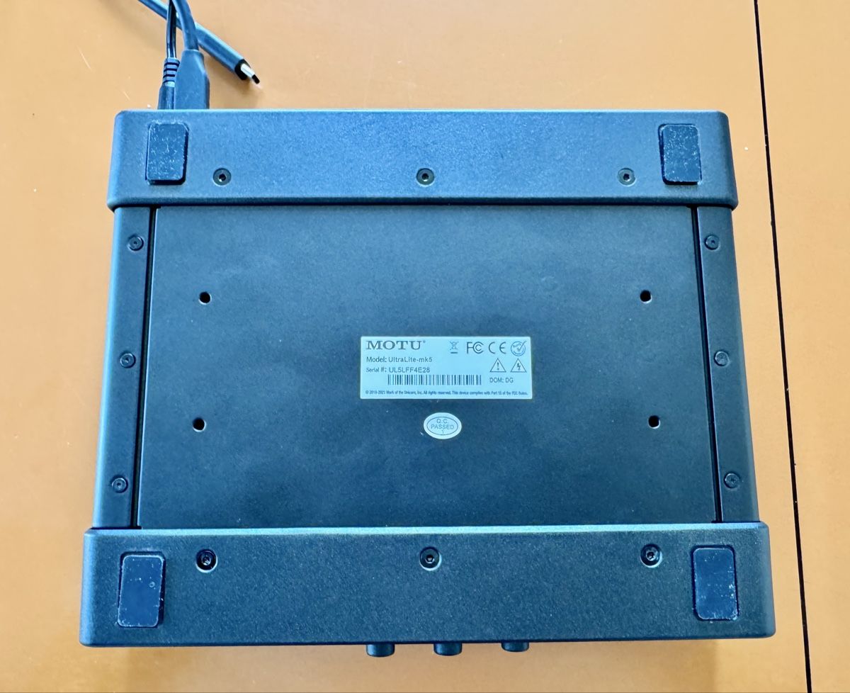 Attrezzatura per studi di registrazione: Motu Ultralite MK5 – Usato da Neuchâtel venduto da Mister_i 6