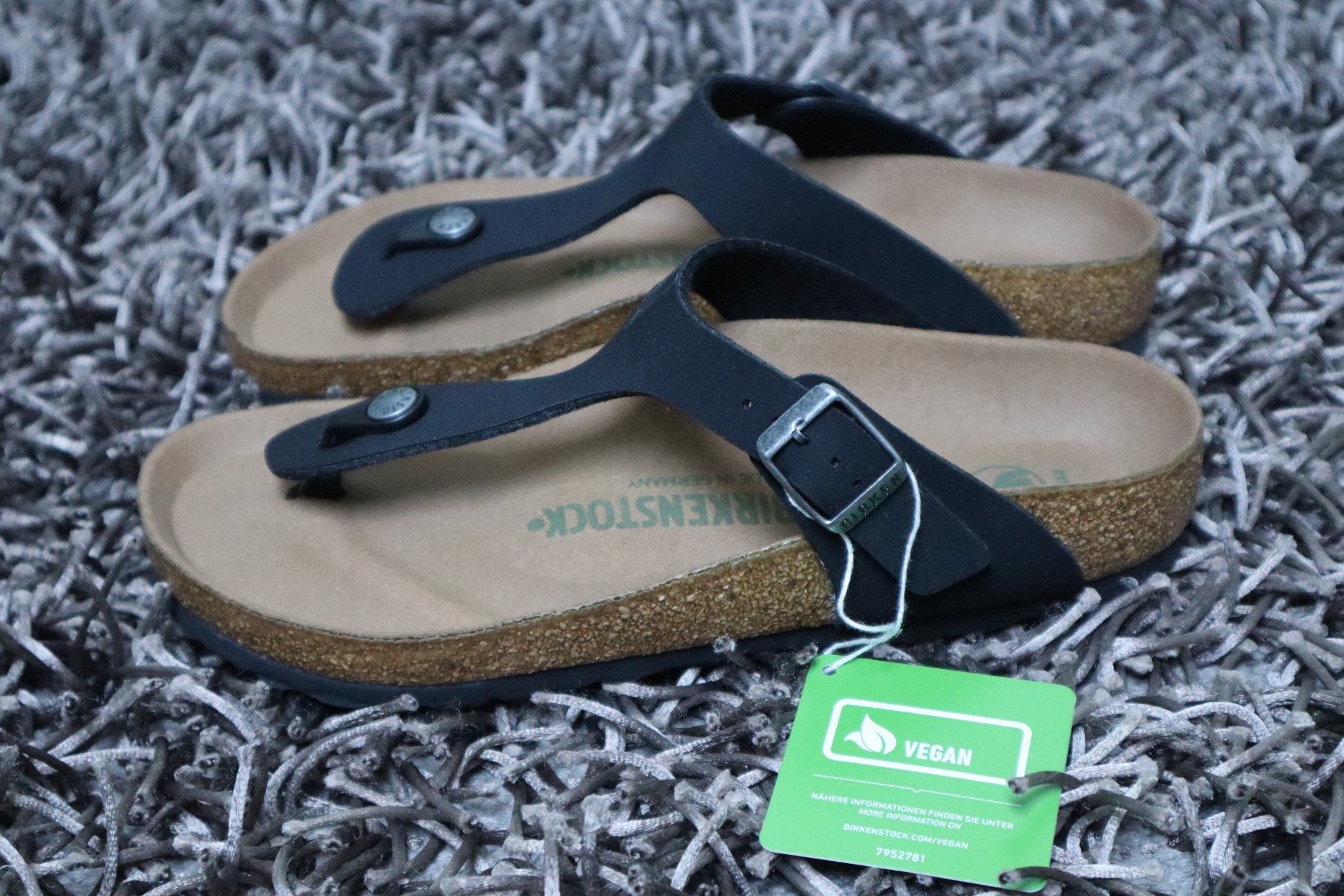Birkenstock Scarpe da uomo: Birkenstock, Gizeh, Gr. 38, schwarz, NEU – Nuovo e nell'imballaggio originale da Wattwil venduto da glueck