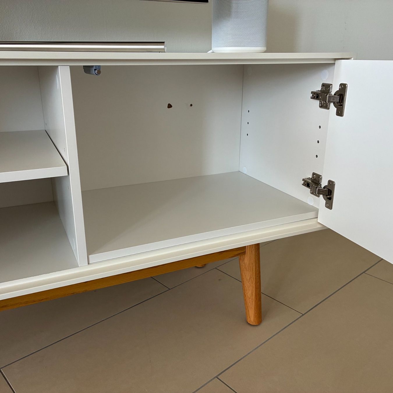 TV Möbel: Modernes TV-Board – Gebraucht aus Meisterschwanden von Otto753 2