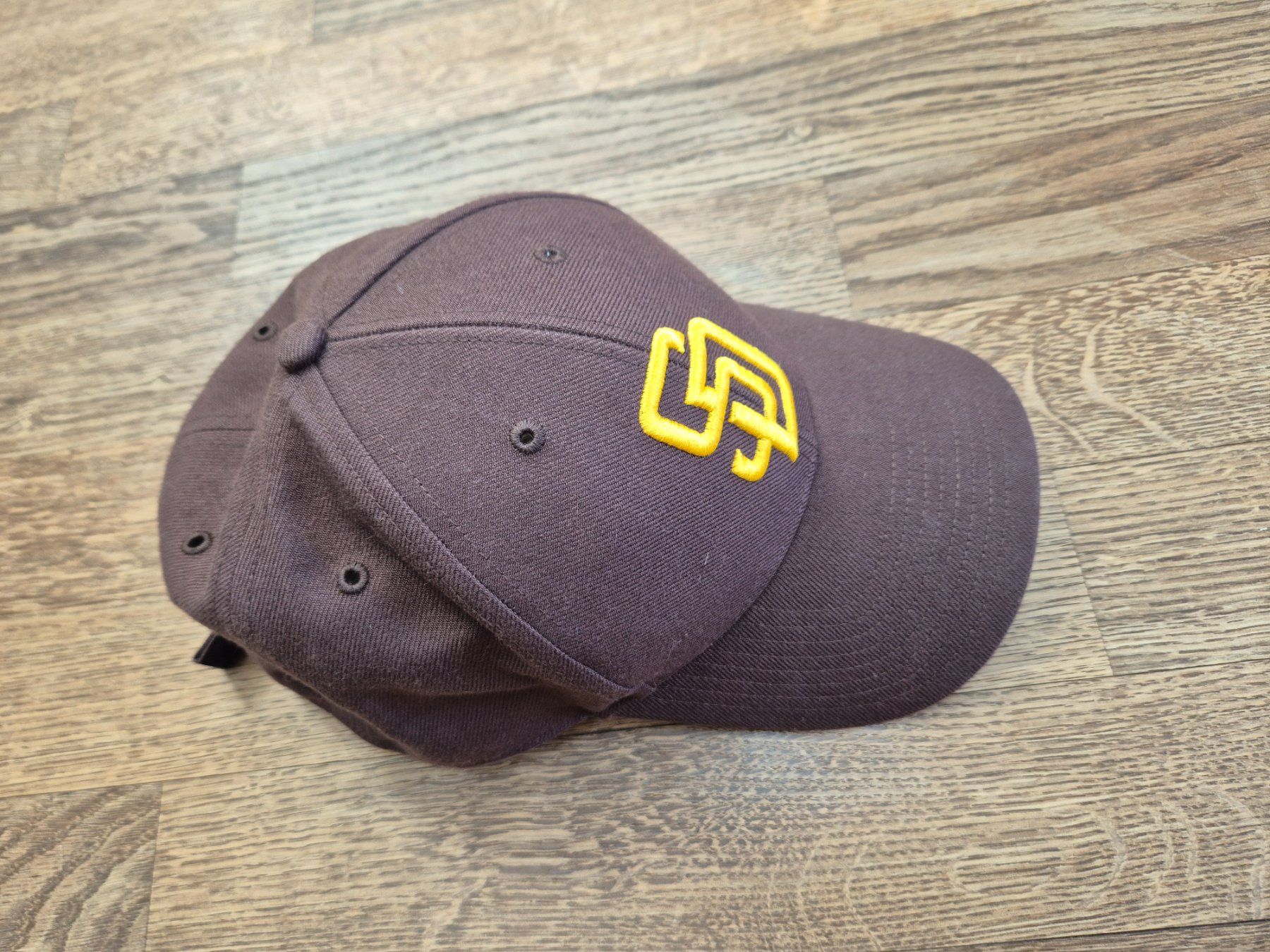 Sonstige Kleidung & Accessoires: Brown cap – Gebraucht aus Zürich von monadiederich 1