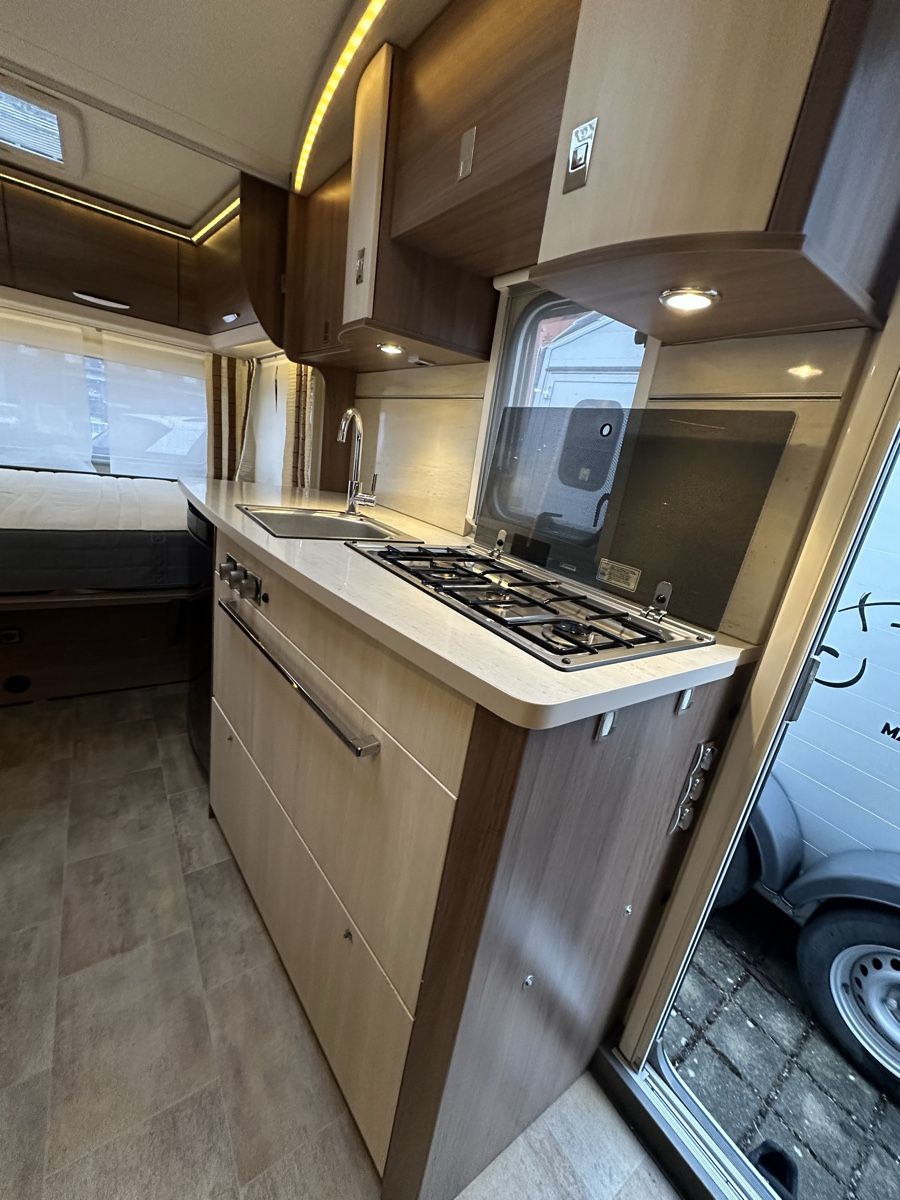 Rimorchi: Wohnwagen Büerstner averso top 430 ts – Usato da Balzers venduto da Anto.93 5