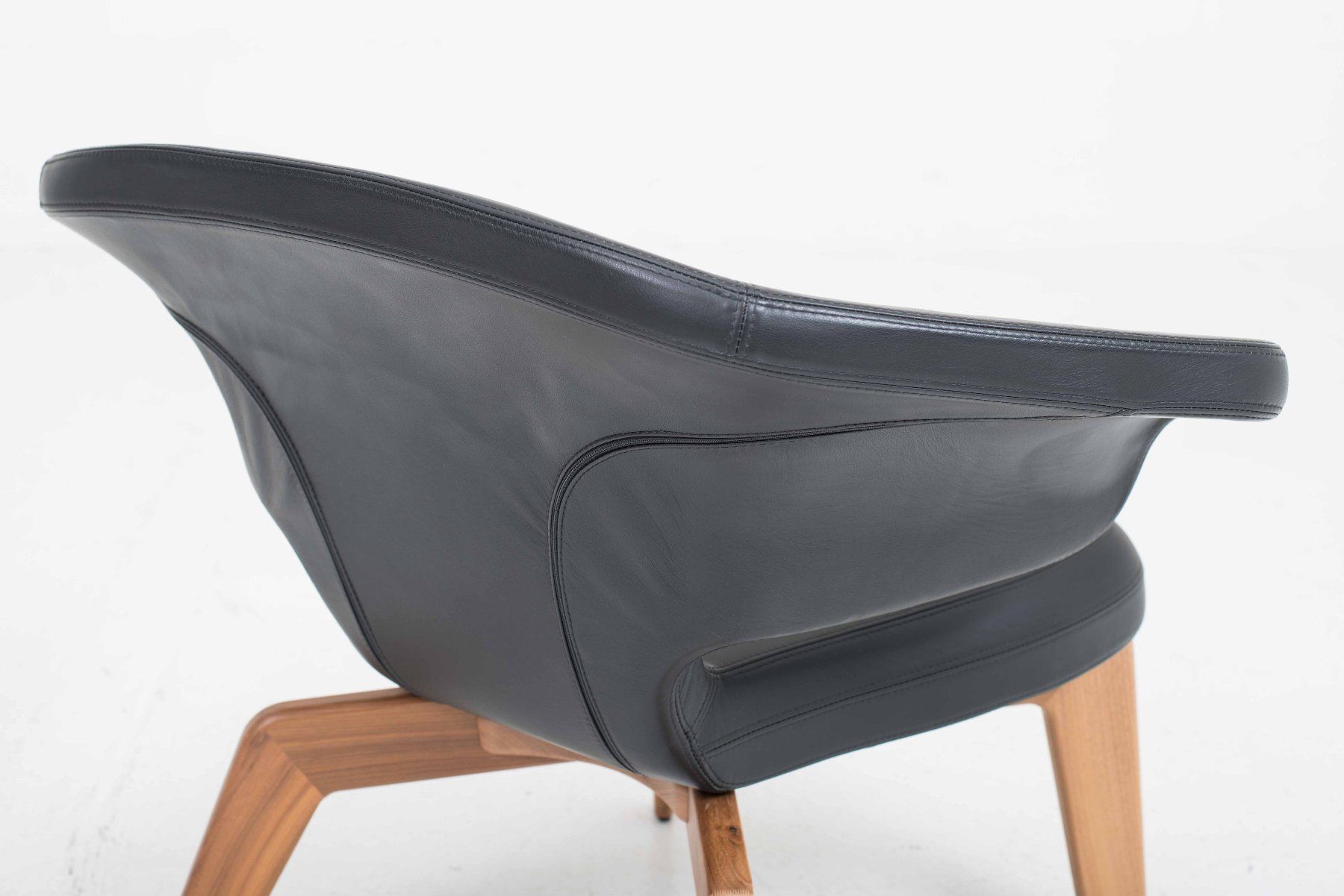 Classicon Poltrone: ClassiCon Munich Sessel von Sauerbruch Hutton – Usato da Zürich venduto da STUZH38 4