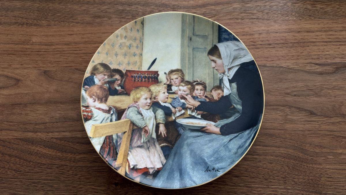 Piatti: Albert Anker Teller "Die Kinderkrippe" Langenthal 1987 – Nuovo e nell'imballaggio originale da Vordemwald venduto da Hopla63