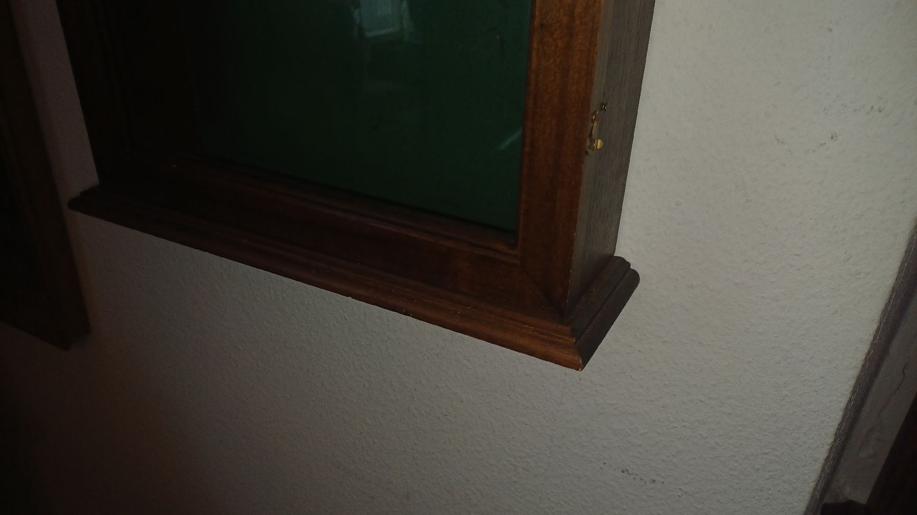 Vitrinen: Alte Wandvitrine  – Gebraucht aus Flawil von Naphtali 2