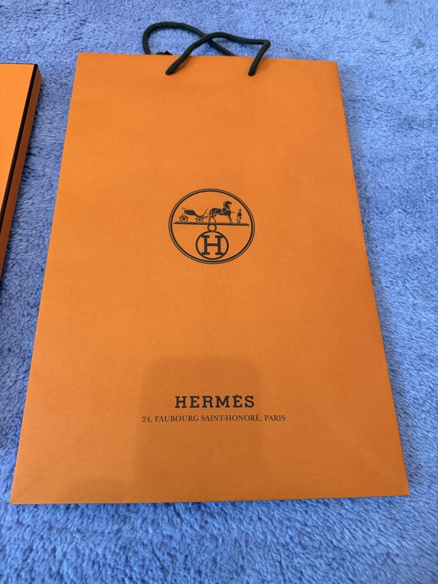 Altro in Decorazioni & Accessori: Hermès Tie Box and Bag Set: Iconic Orange, NEW – Nuovo e nell'imballaggio originale da Männedorf venduto da iza04 6