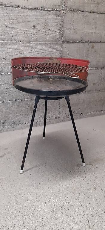 Griglie: Barbecue bbq  – Usato da Plan-les-Ouates venduto da Flo101
