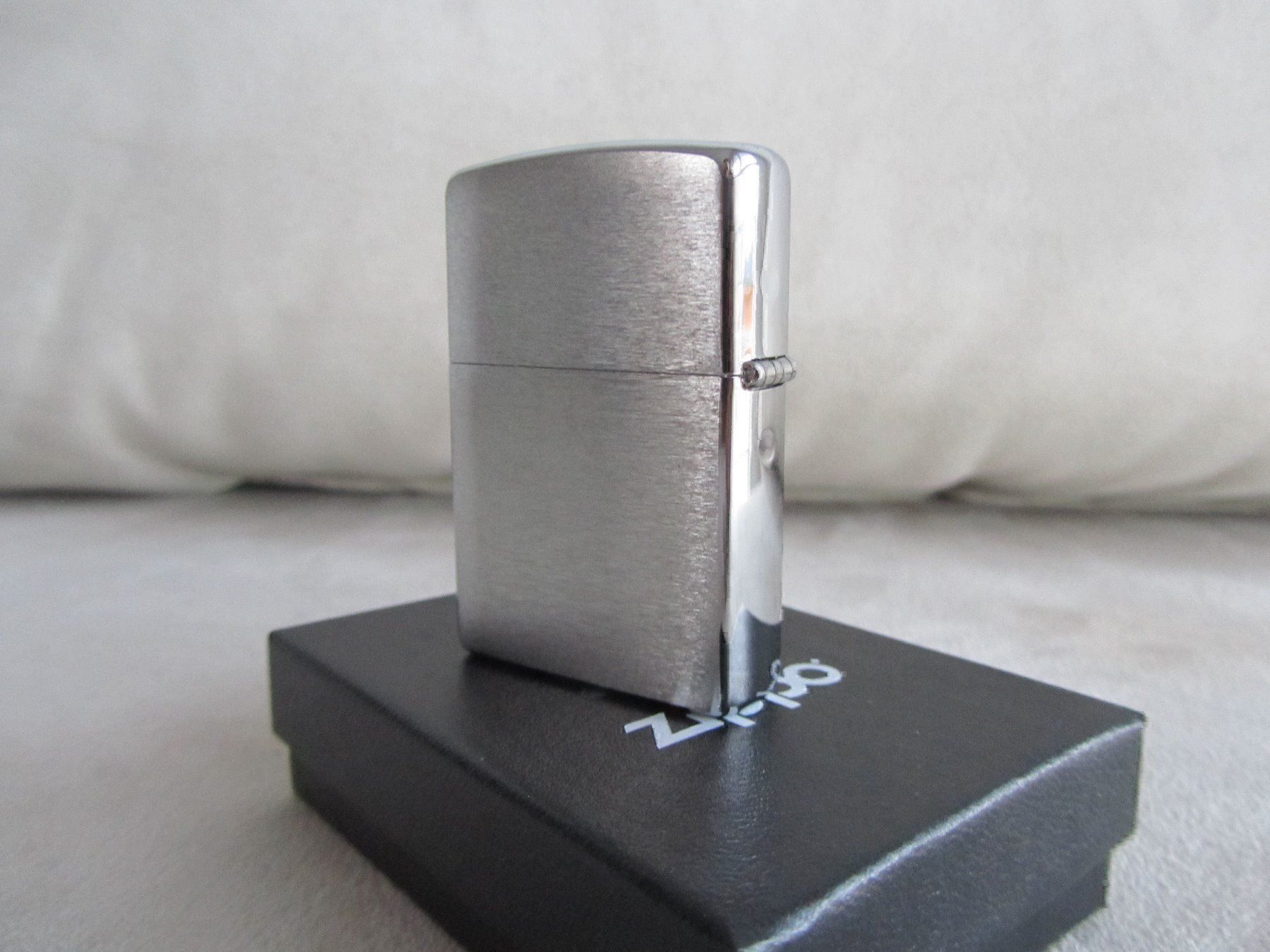 Zippo Accendini: Zippo chrome brushed NEUF – Nuovo e nell'imballaggio originale da Pampigny venduto da Calypso06 1