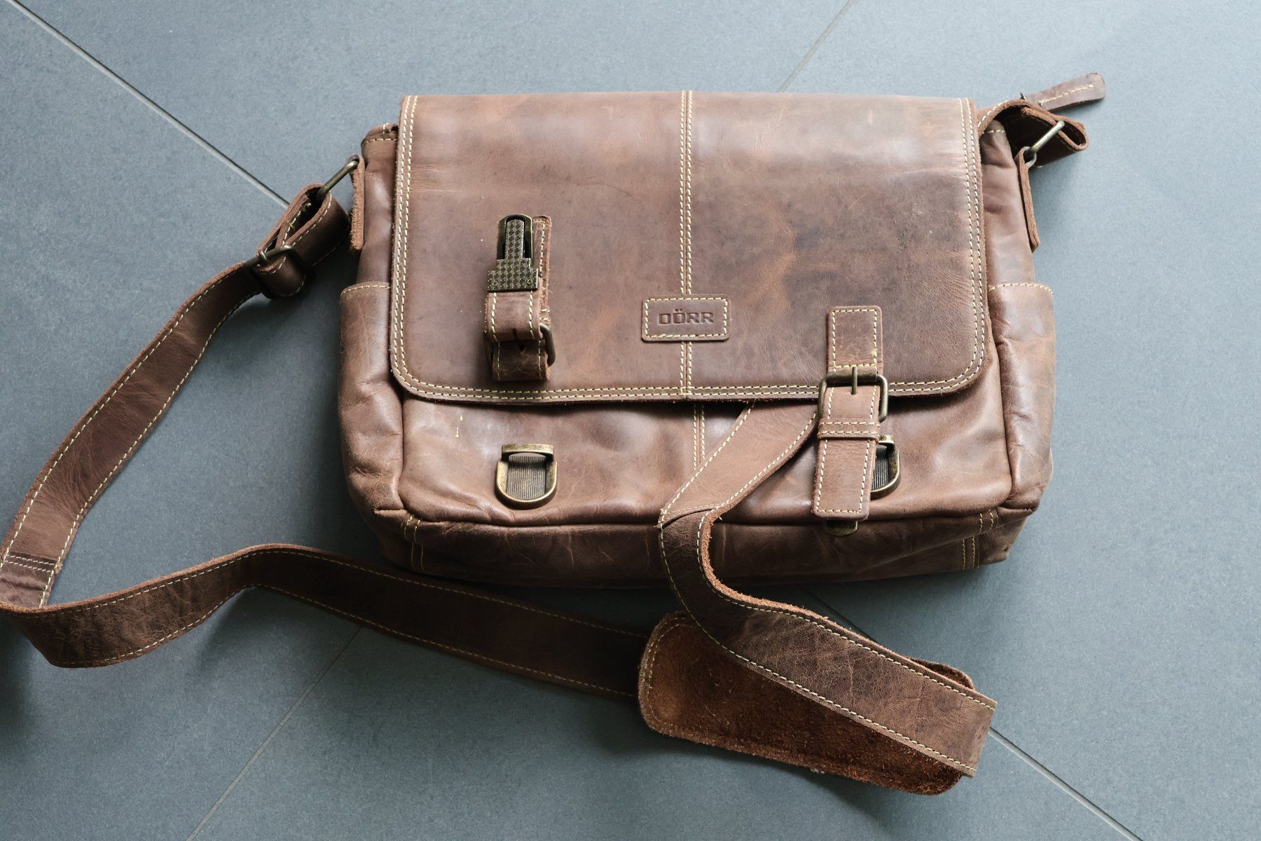 Taschen: Bugatti Laptoptasche, Dörr Umhängetasche, Rucksack – Gebraucht aus Luzern von Els7 1