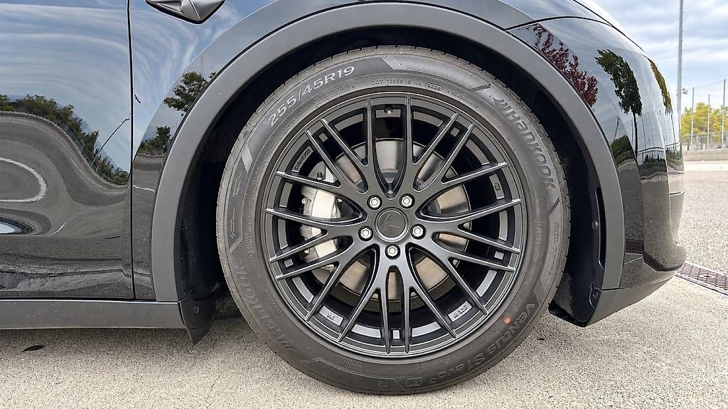 Autos: Tesla Model Y Long Range | Reber | Boost | 8-fach | AHK – D'occasion à Effretikon par Michael76 3