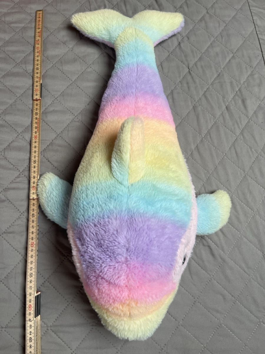 Spielzeuge: Neuwertiges Regenbogen Delfin Stofftier, ca. 65cm lang – Gebraucht aus Kaisten von saleforfun 1