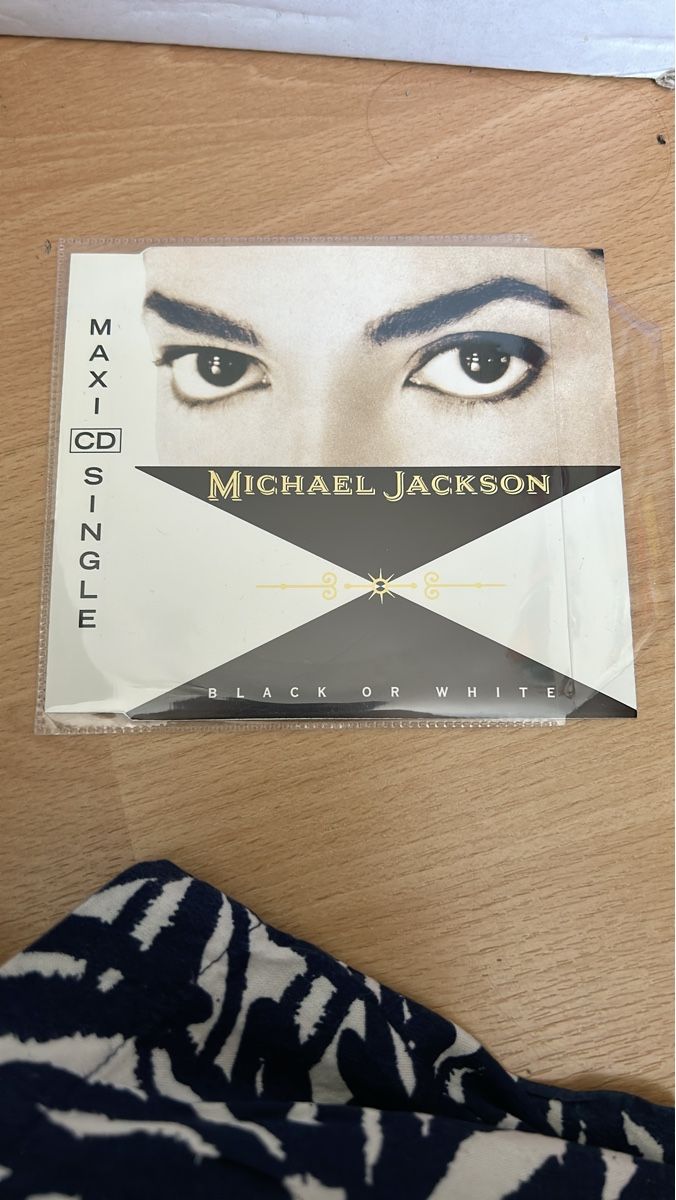 CDs: Michael Jackson Black or White Maxi CD Single – Gebraucht aus Herbetswil von rotekatze84