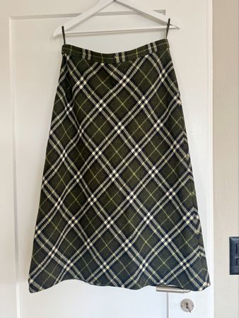 Neuwertiger Burberry Midi Rock (42)