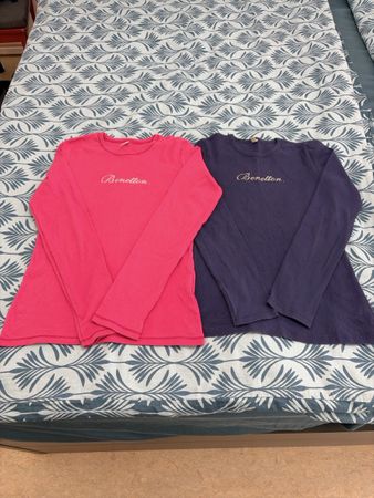 2 Benetton Langarmshirts pink dunkelblau Grösse 160 cm