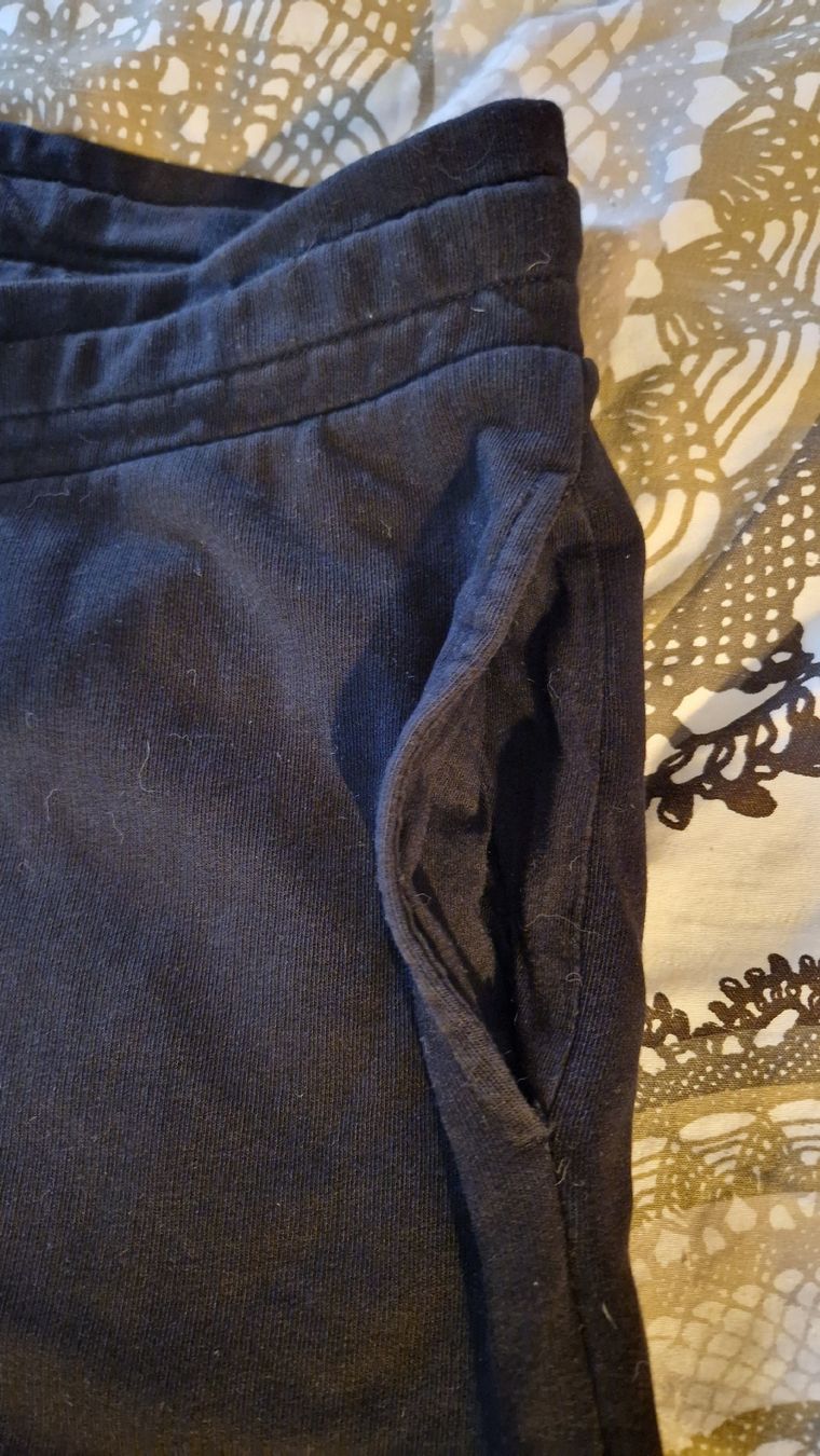 C&A Pantalons: Schwarze Sweat-Shorts – D'occasion à Oberengstringen par Asteroid56 1